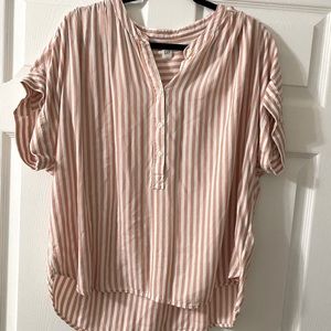 Gap flowy button up top